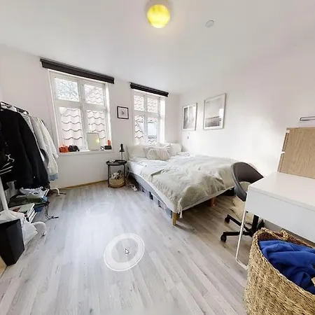 Spacious, 1 Minute From Bryggen! Apartamento